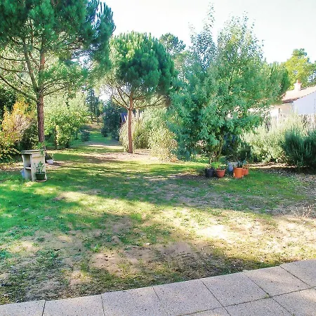 Three-bedroom Holiday In Sur Mer لا فاوت سور مير