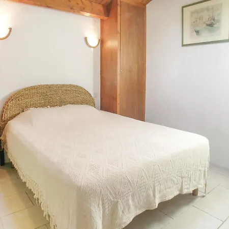 بيت للعطل Three-bedroom Holiday In Sur Mer *